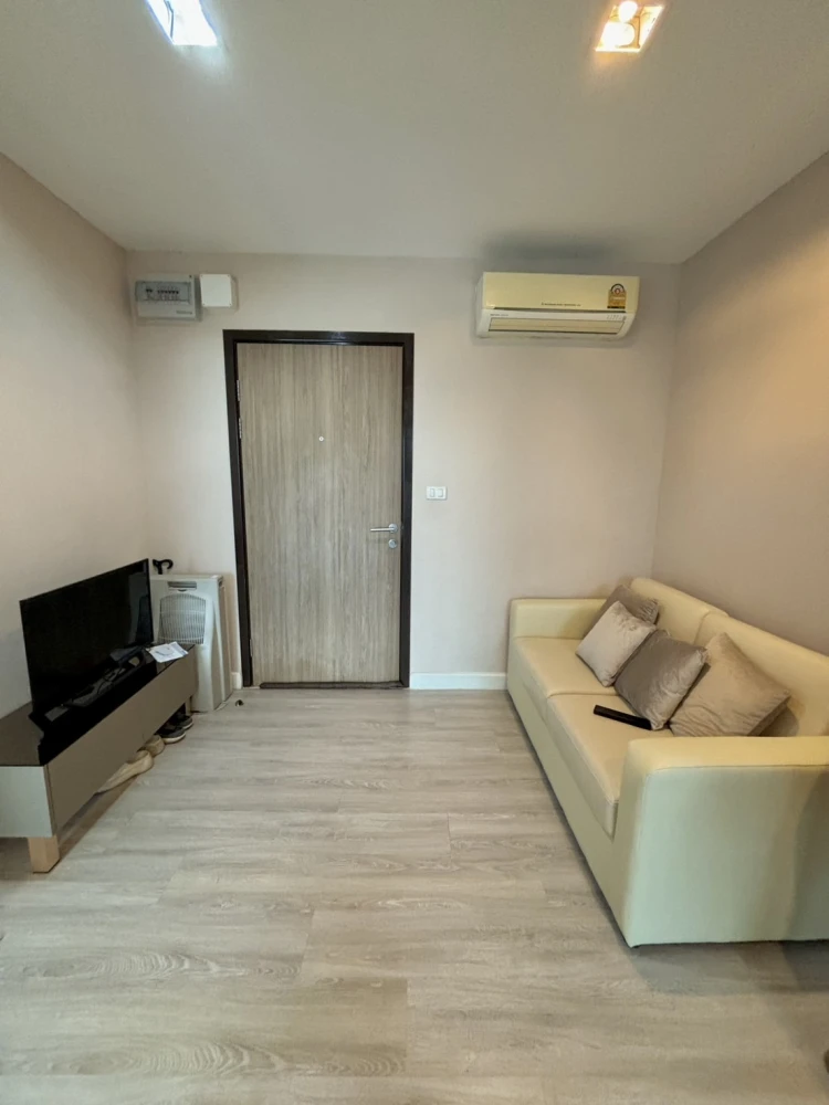 For rent, Metro Luxe Kaset, 7th floor, beautiful room, fully furnished and electrical appliances. Plus the most impressive price