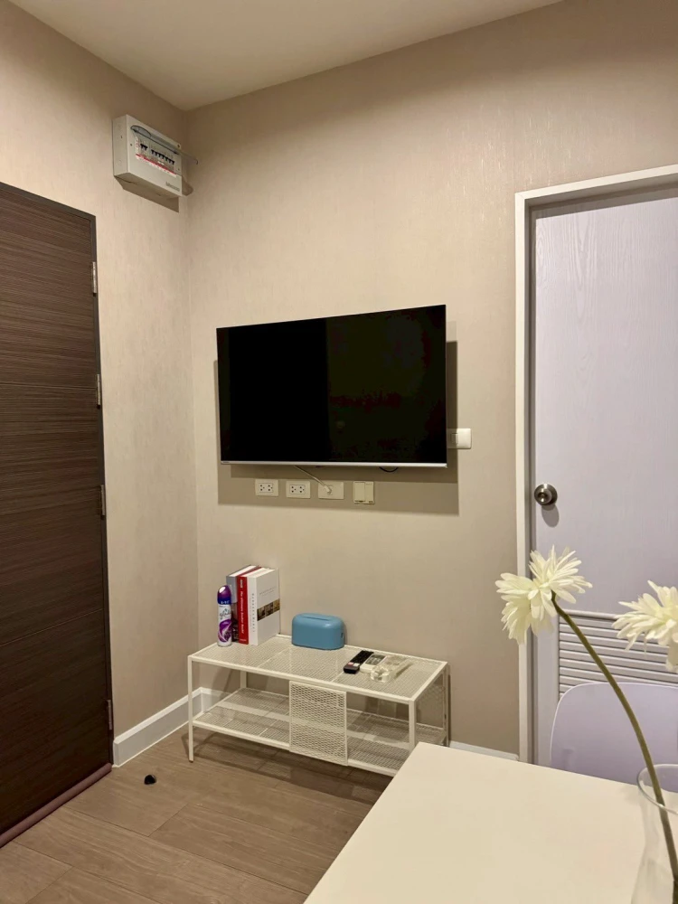 For rent: Metro Sky Prachachuen, 2nd floor, fully furnished and equipped with electrical appliances. Interested? Reserve now!