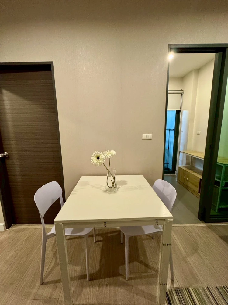 For rent: Metro Sky Prachachuen, 2nd floor, fully furnished and equipped with electrical appliances. Interested? Reserve now!