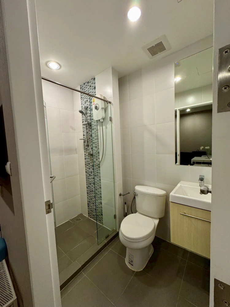 For rent: Metro Sky Prachachuen, 2nd floor, fully furnished and equipped with electrical appliances. Interested? Reserve now!