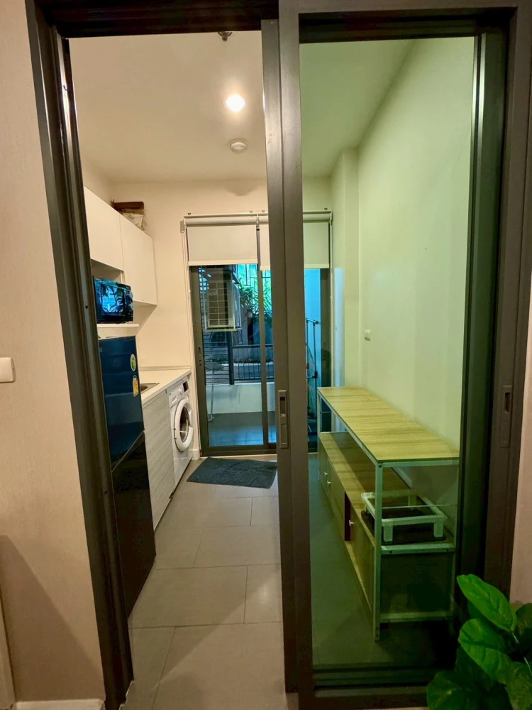 For rent: Metro Sky Prachachuen, 2nd floor, fully furnished and equipped with electrical appliances. Interested? Reserve now!