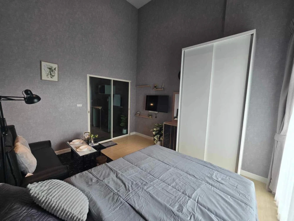 For rent: Metro Sky Wutthakat, high floor room, ready to move in, fully furnished, just bring your bags.