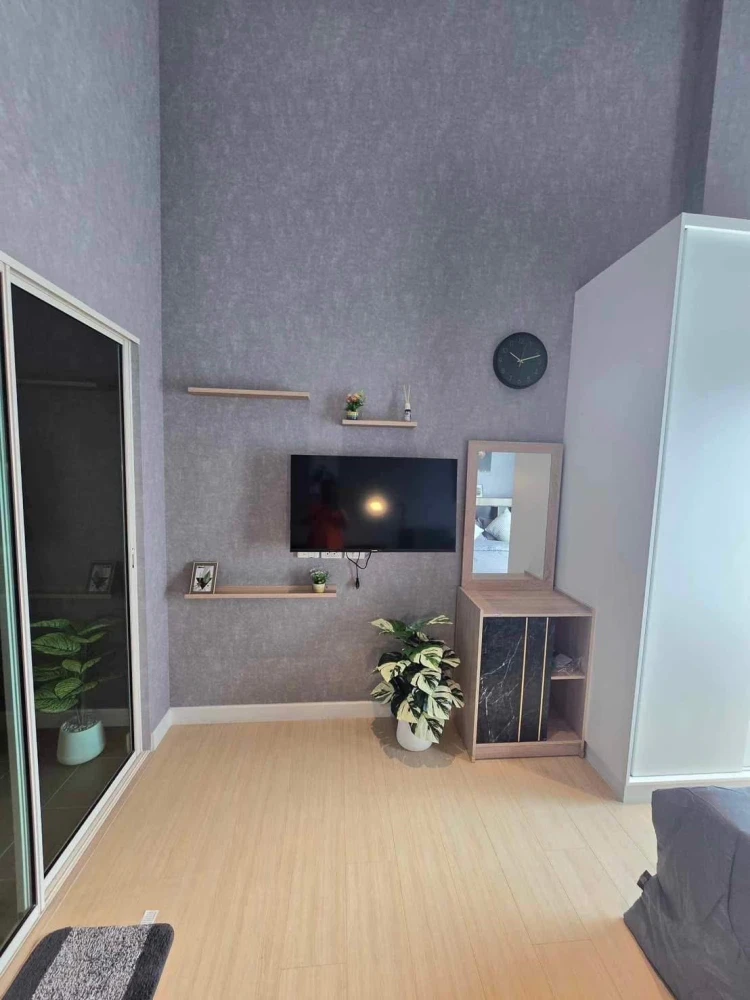 For rent: Metro Sky Wutthakat, high floor room, ready to move in, fully furnished, just bring your bags.