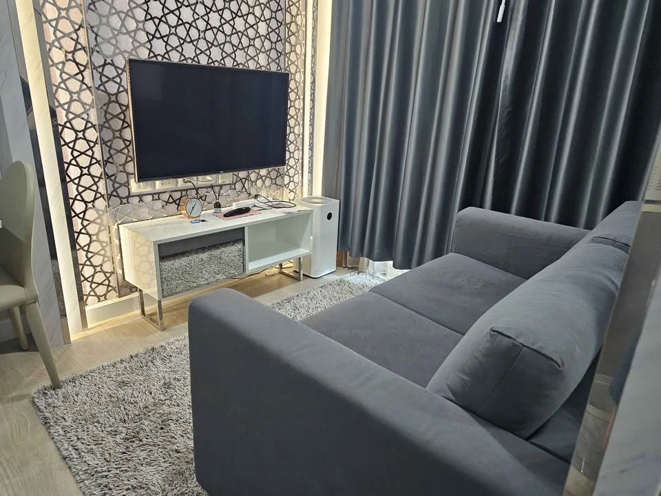 For rent: Metrolux Ratchada, furnished room, ready to move in, complete with furniture and appliances. Hurry to reserve.