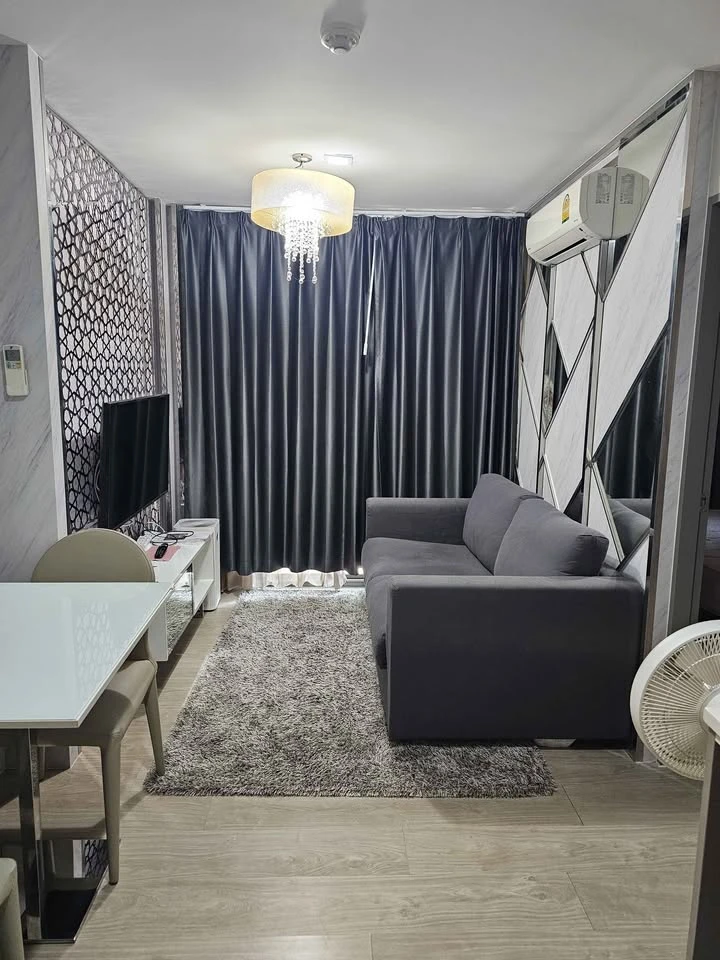 For rent: Metrolux Ratchada, furnished room, ready to move in, complete with furniture and appliances. Hurry to reserve.