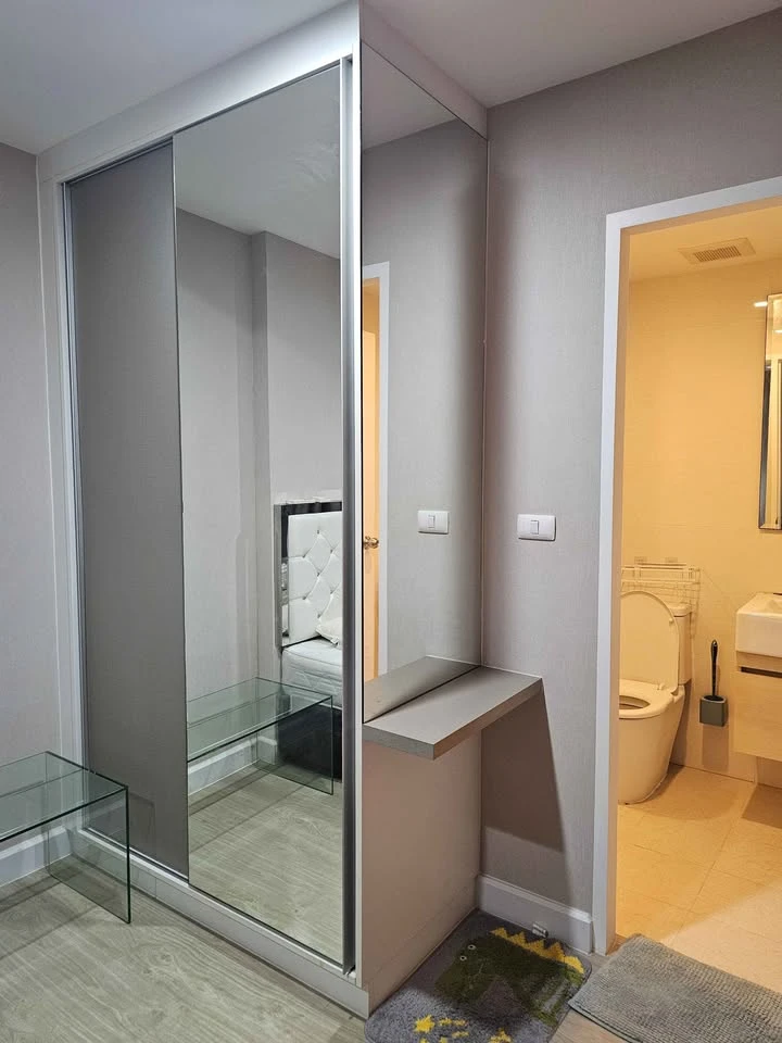 For rent: Metrolux Ratchada, furnished room, ready to move in, complete with furniture and appliances. Hurry to reserve.