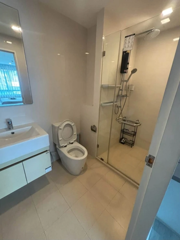 For rent, Metro Luxe Ratchada, completely new room, never had a tenant, beautiful room, fully furnished, complete with electrical appliances.