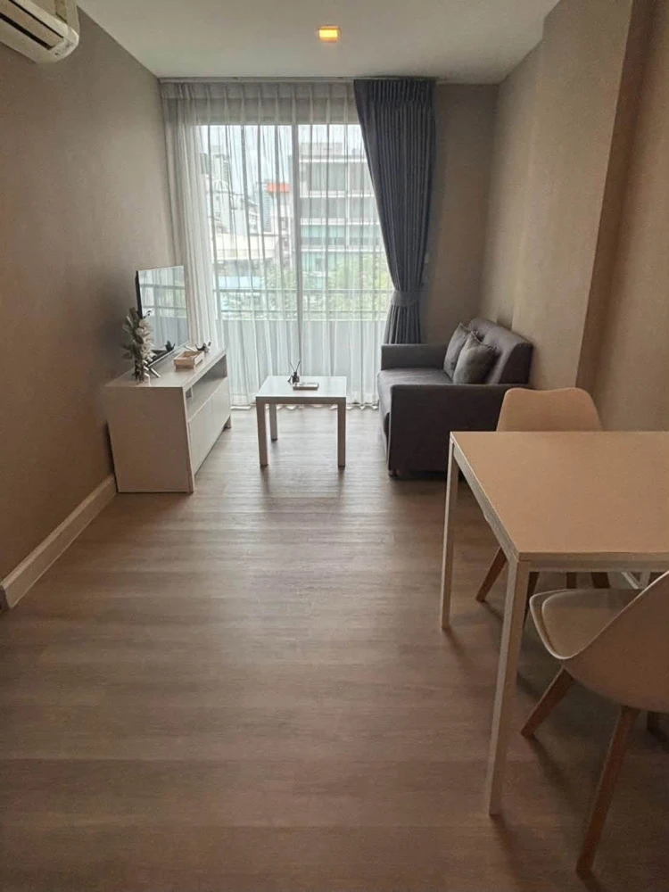 For rent, Metro Luxe Ratchada, completely new room, never had a tenant, beautiful room, fully furnished, complete with electrical appliances.