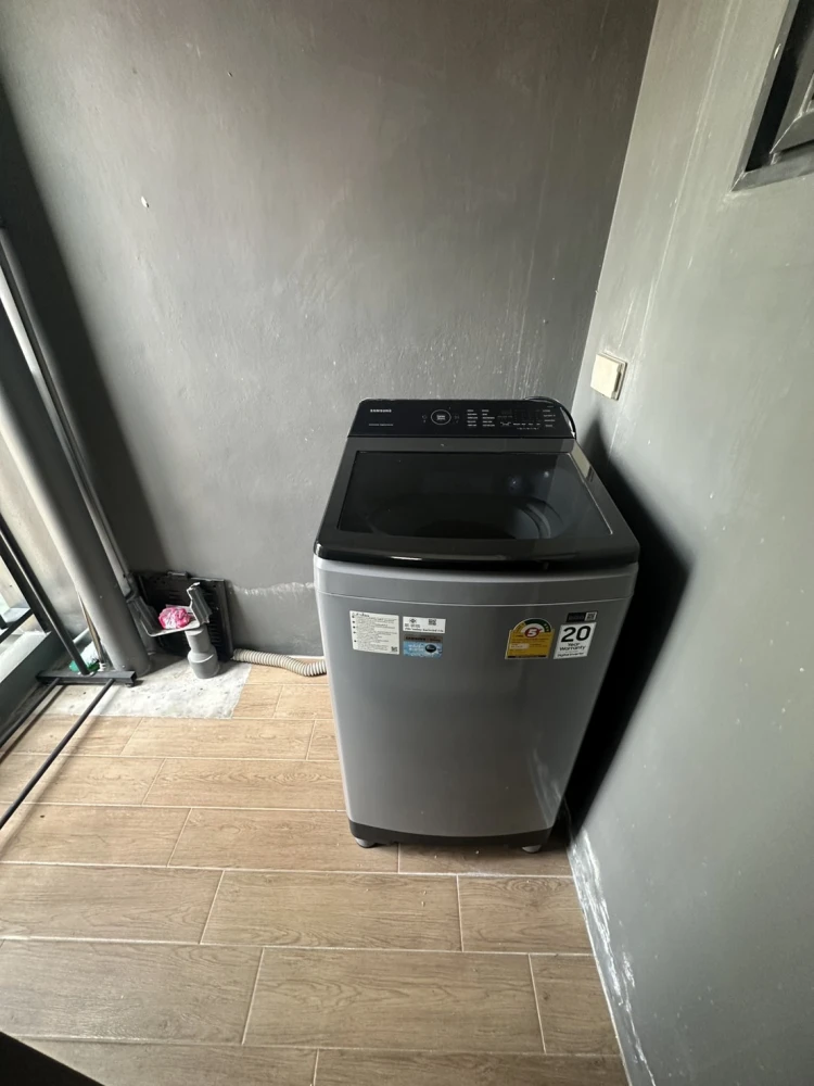 For rent, cool and comfortable, Condo Lat Phrao 122, 5th floor, studio room, fully furnished and equipped with appliances. Must arrange.