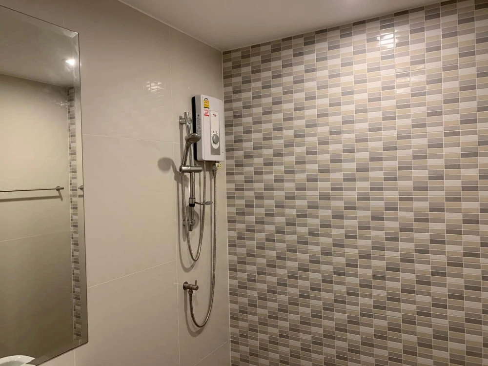 For rent: Lesto Condo Sukhumvit 113, separate room, fully furnished, appliances included, good price, come and reserve now.