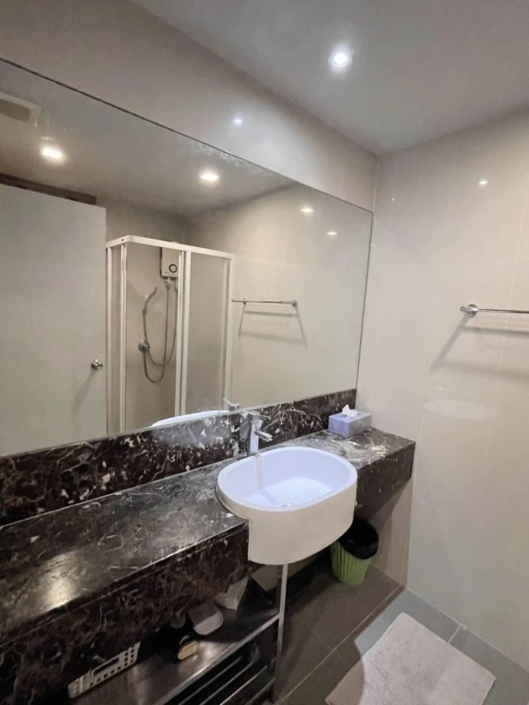 For rent: Le Cote Sukhumvit 14, 2 bedrooms, 2 bathrooms, chic gray tones, fully furnished, book now!