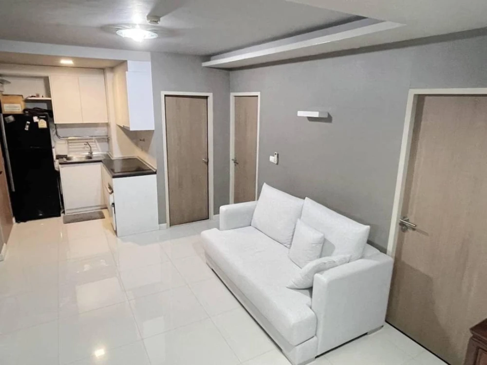 For rent: Le Cote Sukhumvit 14, 2 bedrooms, 2 bathrooms, chic gray tones, fully furnished, book now!