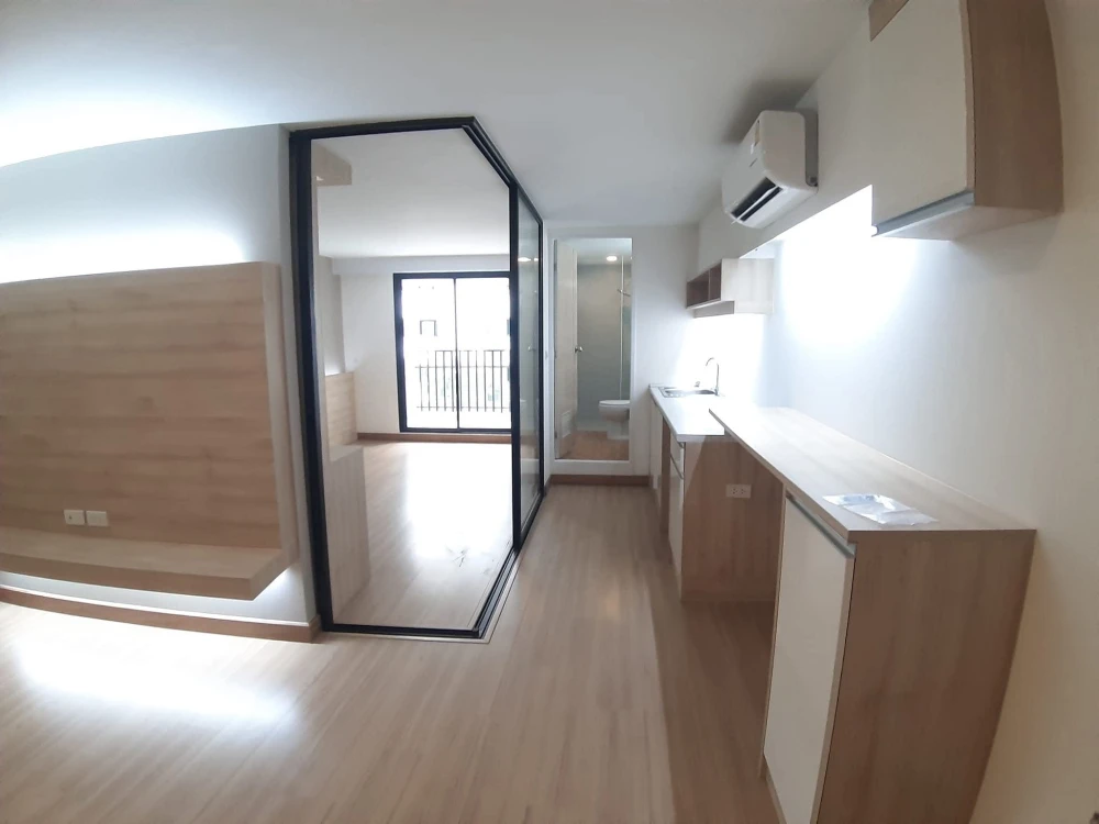 For rent: Level Condominium, spacious room, clean, good atmosphere, not crowded, private, convenient transportation, reserve now.