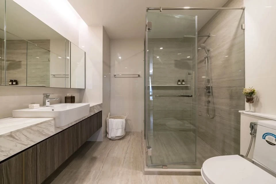For rent: Very Lasalle, Sukhumvit 105. Pool view from both bedroom and living room. Built-in cabinetry, kitchen with real marble countertops, and bath