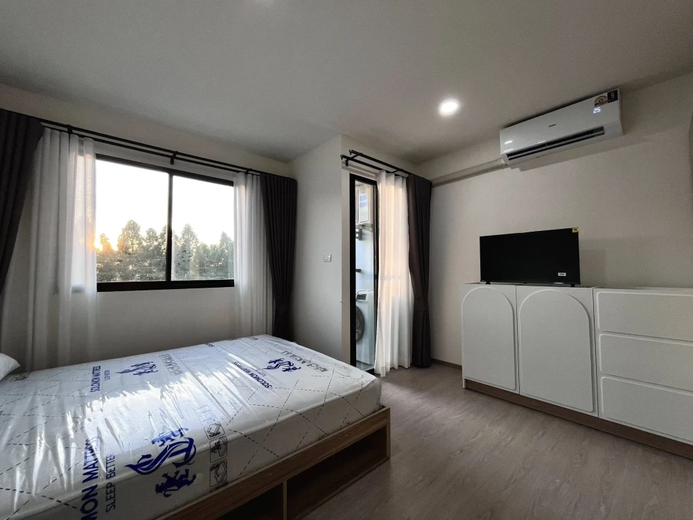 For rent: Vela Ramkhamhaeng 186, Studio room, 4th floor, fully furnished and equipped with appliances. Don't miss out!