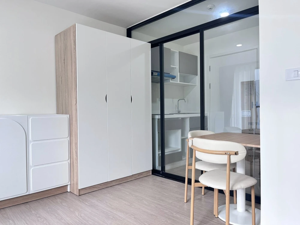 For rent: Vela Ramkhamhaeng 186, Studio room, 4th floor, fully furnished and equipped with appliances. Don't miss out!