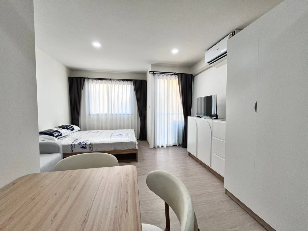 For rent: Vela Ramkhamhaeng 186, Studio room, 4th floor, fully furnished and equipped with appliances. Don't miss out!