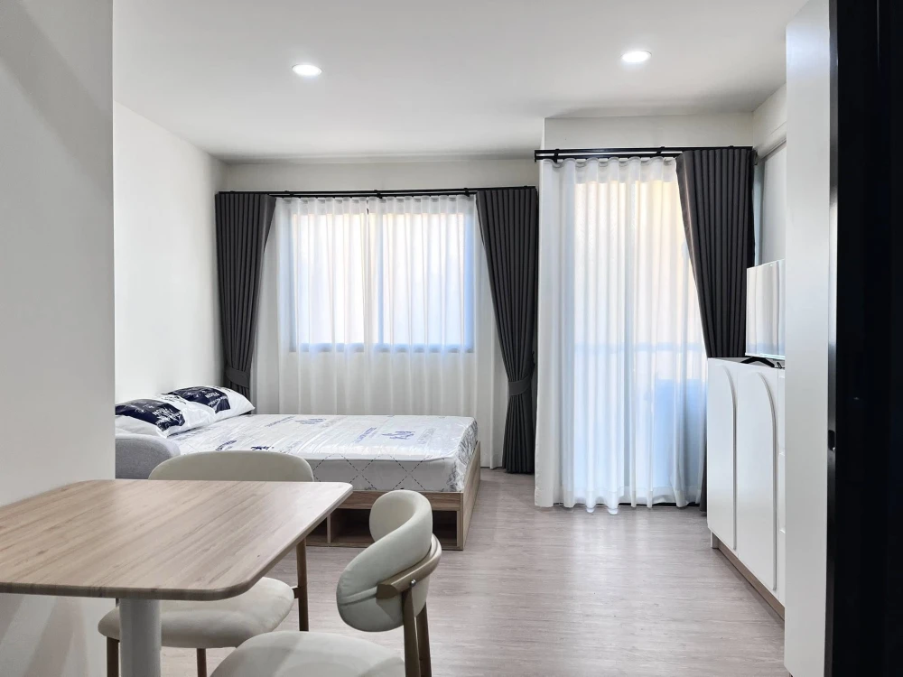 For rent: Vela Ramkhamhaeng 186, Studio room, 4th floor, fully furnished and equipped with appliances. Don't miss out!