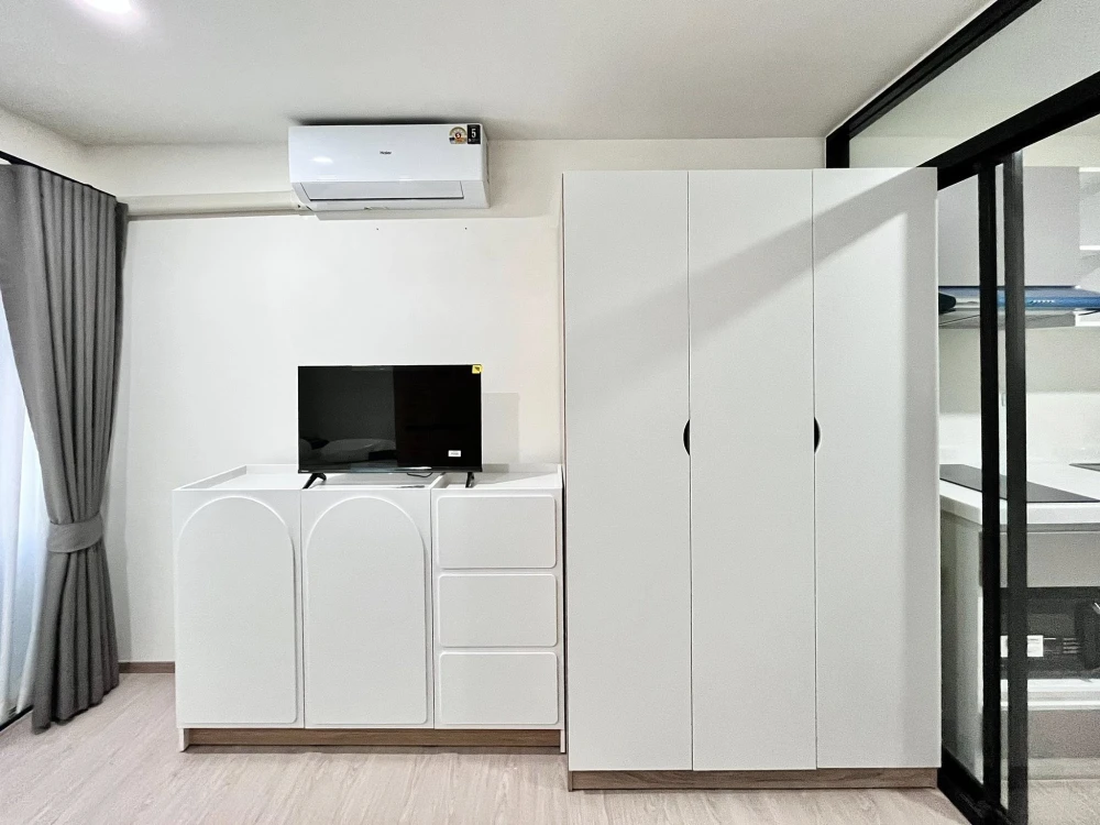 For rent: Vela Ramkhamhaeng 186, Studio room, 4th floor, fully furnished and equipped with appliances. Don't miss out!