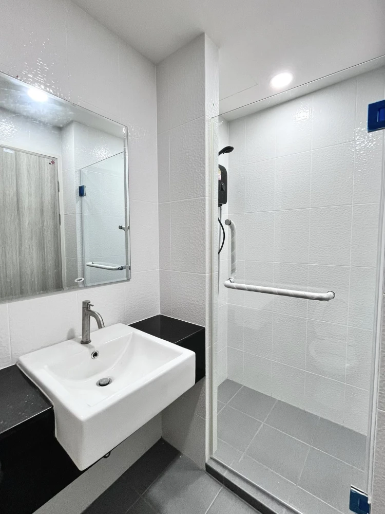 For rent: Vela Ramkhamhaeng 186, Studio room, 4th floor, fully furnished and equipped with appliances. Don't miss out!