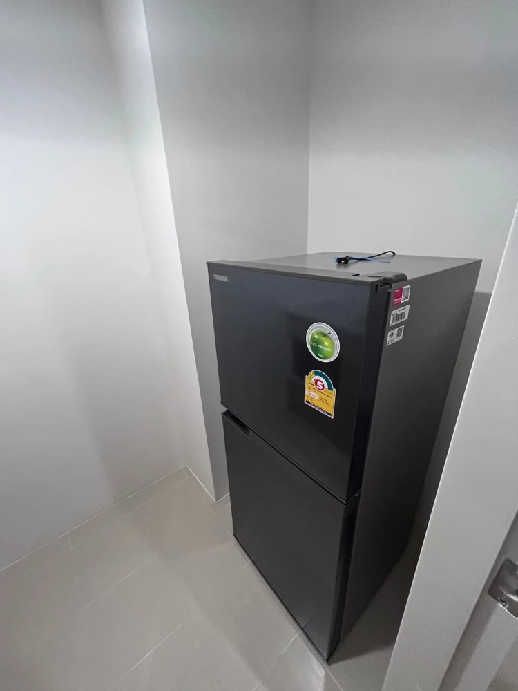 For rent: Sena Kit Chalongkrung-Lat Krabang, Building B, 2nd floor, room near the elevator, has a walk-in closet that can hold a lot of stuff. Don't m