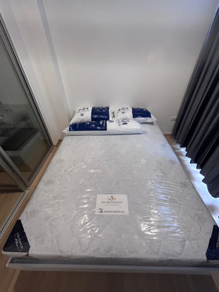 For rent: Sena Kit Chalongkrung-Lat Krabang, Building B, 2nd floor, room near the elevator, has a walk-in closet that can hold a lot of stuff. Don't m