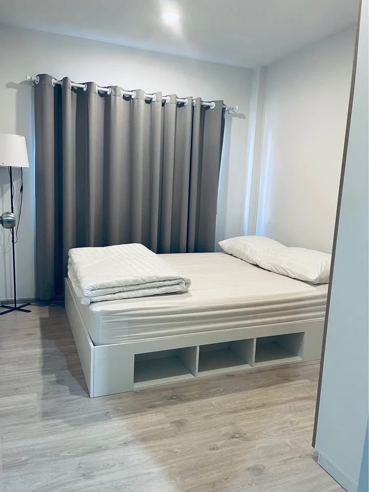 For rent: Sena Kit Westgate - Bang Bua Thong, Building A2, 1st floor, next to the fire exit. Behind the room there are many shady trees. Must book.