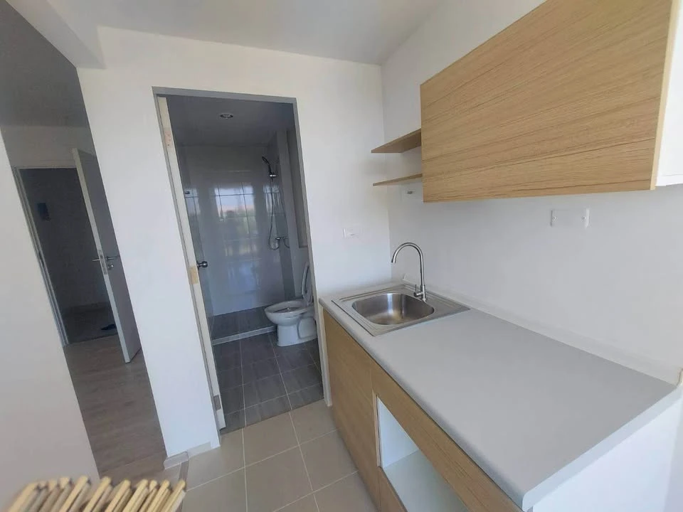 For rent: Sena Kit Westgate - Bang Bua Thong, Building A2, 1st floor, next to the fire exit. Behind the room there are many shady trees. Must book.