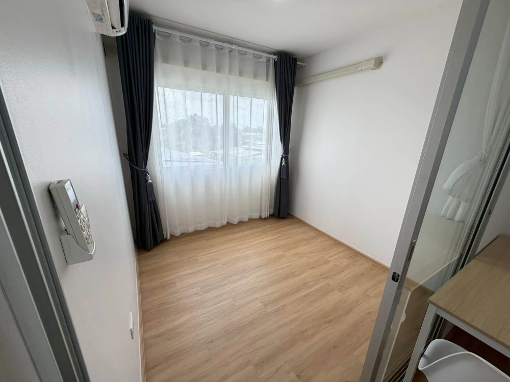 For rent: Sena Kit Chalongkrung-Ladkrabang. Spacious room with ample usable space. Fully furnished with appliances. Don't miss out!