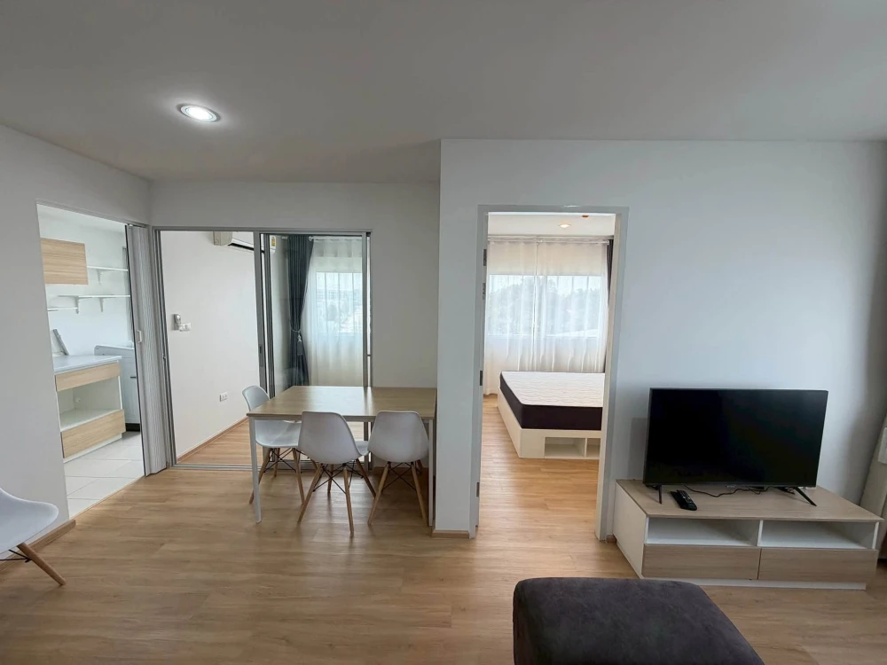 For rent: Sena Kit Chalongkrung-Ladkrabang. Spacious room with ample usable space. Fully furnished with appliances. Don't miss out!