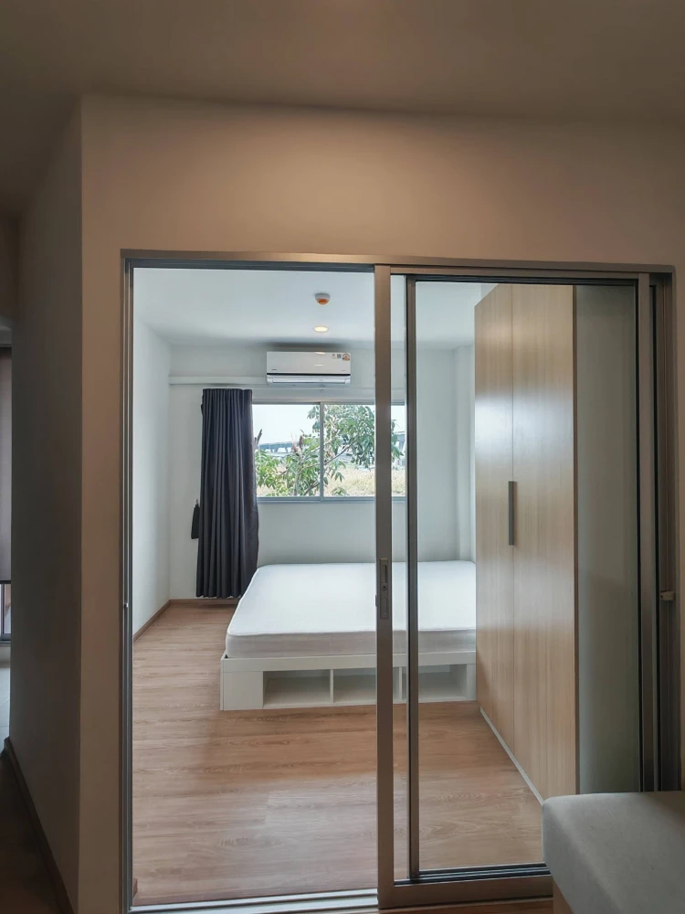 For rent: Sena Kit Bangna - Km. 29 (Building B5, 2nd floor). Separate living area and kitchen. Ready to move in.