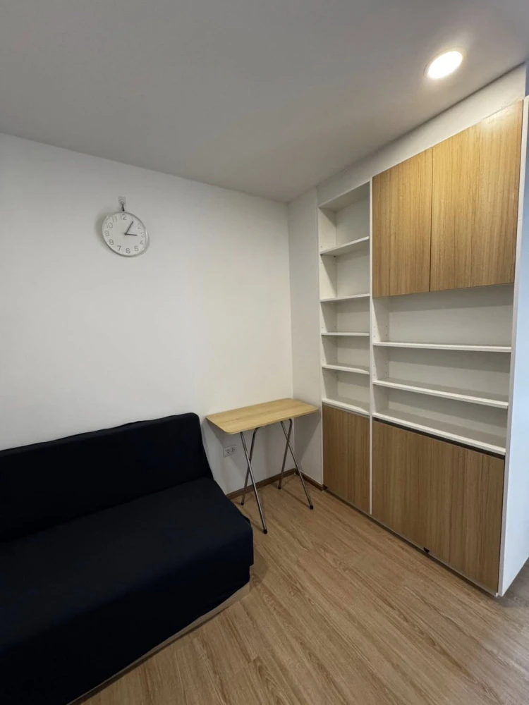 For rent: Sena Kit BTS Saphan Mai, Building A, 8th floor, corner unit. Beautiful room, ready to move in!