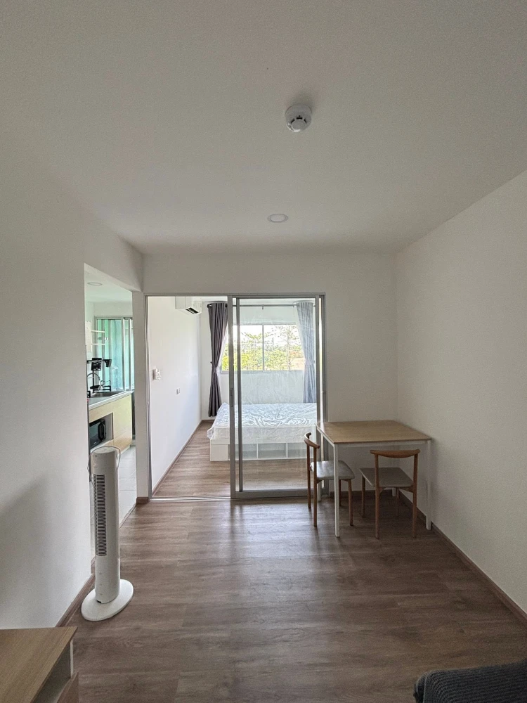 For rent: Sena Kit Rangsit-Khlong 4, Building E, 5th floor. Clean, bright, and very livable. Move in now, don't hesitate!