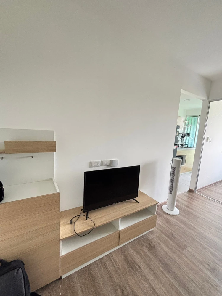 For rent: Sena Kit Rangsit-Khlong 4, Building E, 5th floor. Clean, bright, and very livable. Move in now, don't hesitate!