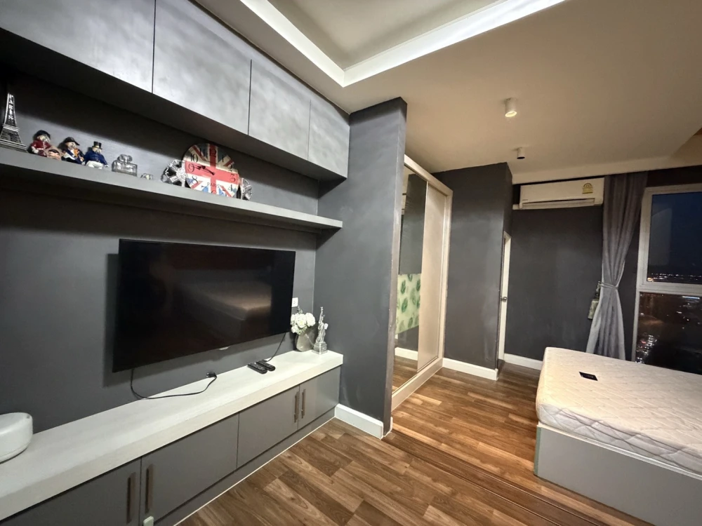 For rent: A Space Me Bangna. Fully furnished with built-in furniture, ready to use. Great view, comfortable living. Book now before it's too late!