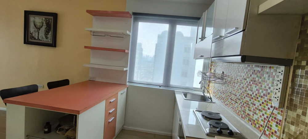 For rent: A Space Asoke-Ratchada, corner room, size 49 sq m, fully furnished, clean room, storage space beside the bed, must book.