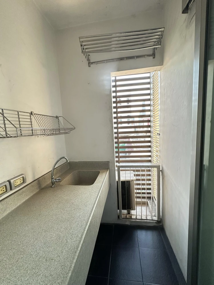 For rent: A Space Asoke-Ratchada, studio room, 6th floor, fully furnished, hurry and reserve now!