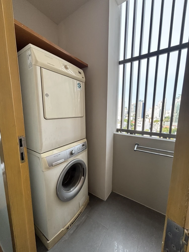 For rent: Aqua Residence Sukhumvit 49, large room, comfortable, lots of usable space, if you don't book, you'll regret it later.