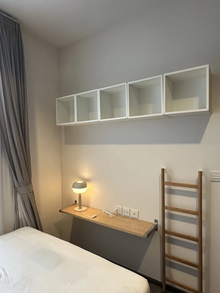 For rent: Edge by Sansiri Sukhumvit 23, a condo in the heart of Sukhumvit. Ready to move in, fully furnished with appliances.