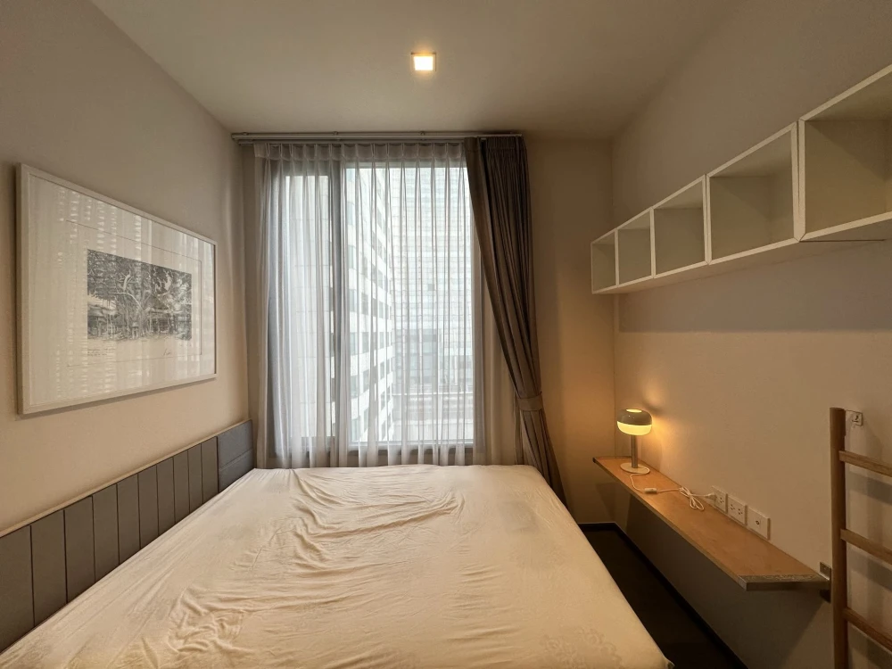 For rent: Edge by Sansiri Sukhumvit 23, a condo in the heart of Sukhumvit. Ready to move in, fully furnished with appliances.