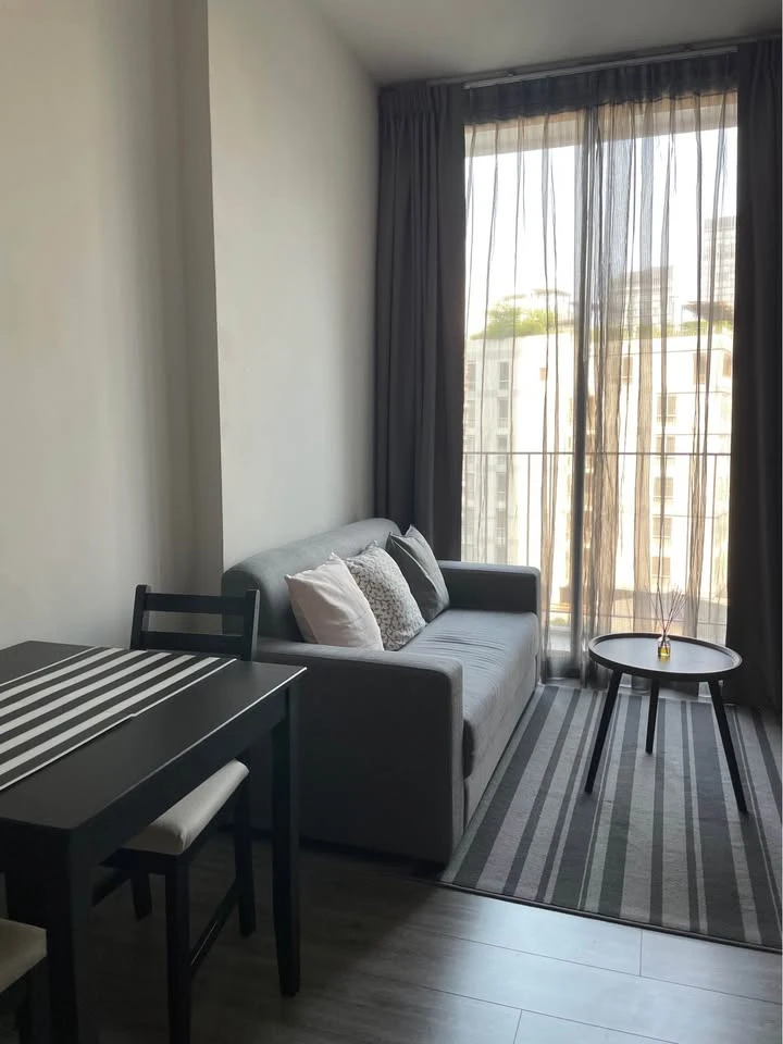 For rent: Edge by Sansiri Sukhumvit 23, 2nd floor, unobstructed view, Fully Furnished, with amenities all around, must book.