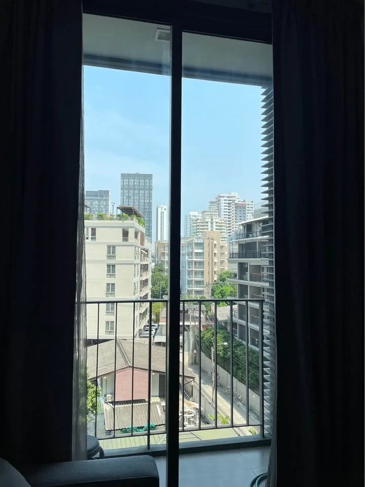 For rent: Edge by Sansiri Sukhumvit 23, 2nd floor, unobstructed view, Fully Furnished, with amenities all around, must book.