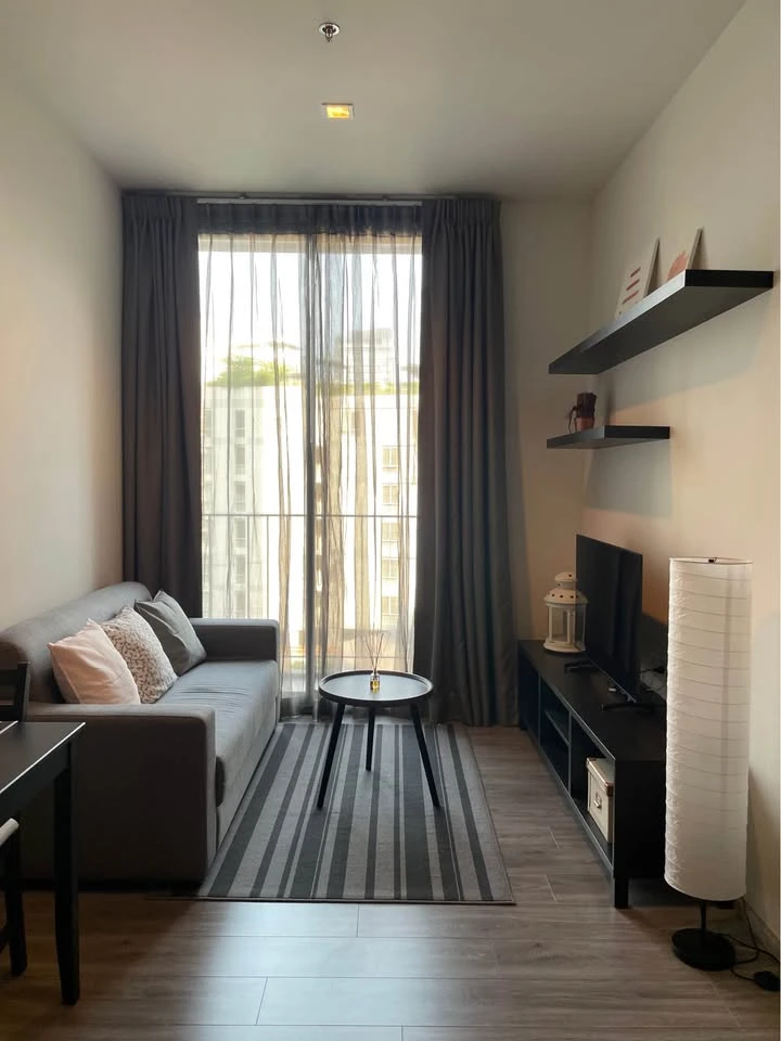 For rent: Edge by Sansiri Sukhumvit 23, 2nd floor, unobstructed view, Fully Furnished, with amenities all around, must book.
