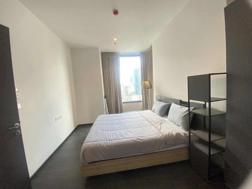 For rent: Edge by Sansiri Sukhumvit 23, 21st floor, city view, spacious room, comfortable, fully furnished, reserve now.