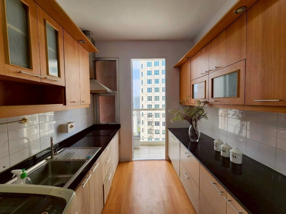 For rent: AP City Smart Sukhumvit 18, large penthouse, 180 sq.m., fully furnished, expansive views, ideal for families or those seeking convenience.