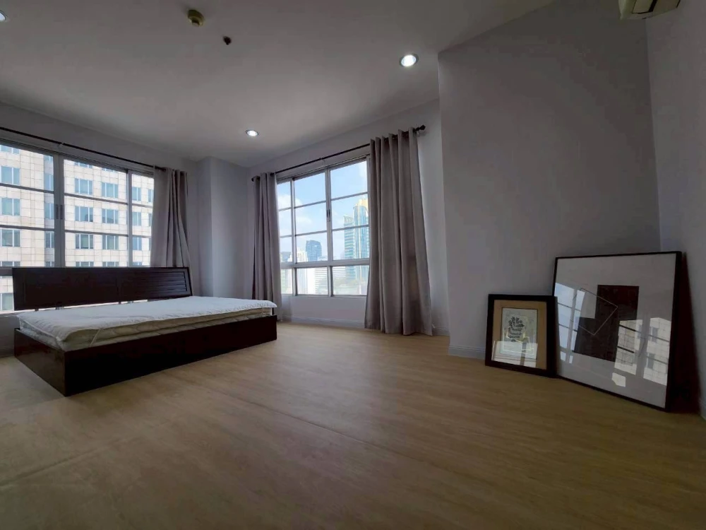 For rent: AP City Smart Sukhumvit 18, large penthouse, 180 sq.m., fully furnished, expansive views, ideal for families or those seeking convenience.