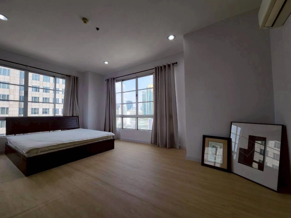 For rent: AP City Smart Sukhumvit 18, large penthouse, 180 sq.m., fully furnished, expansive views, ideal for families or those seeking convenience.
