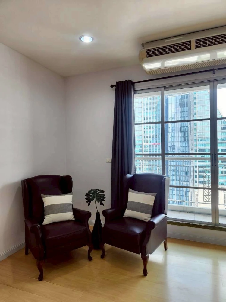 For rent: AP City Smart Sukhumvit 18, large penthouse, 180 sq.m., fully furnished, expansive views, ideal for families or those seeking convenience.