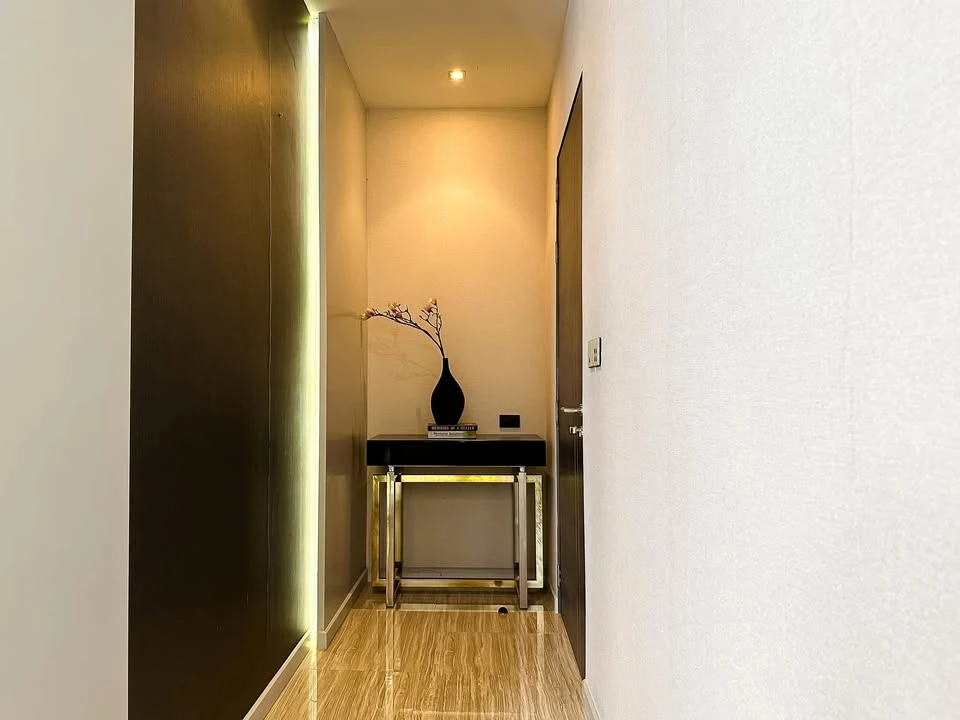 For rent, AP City Smart Sukhumvit 18, very large room, luxuriously decorated with built-in furniture, with quality furniture, book now.