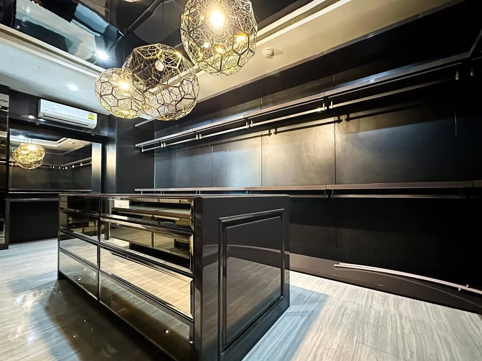 For rent, AP City Smart Sukhumvit 18, very large room, luxuriously decorated with built-in furniture, with quality furniture, book now.